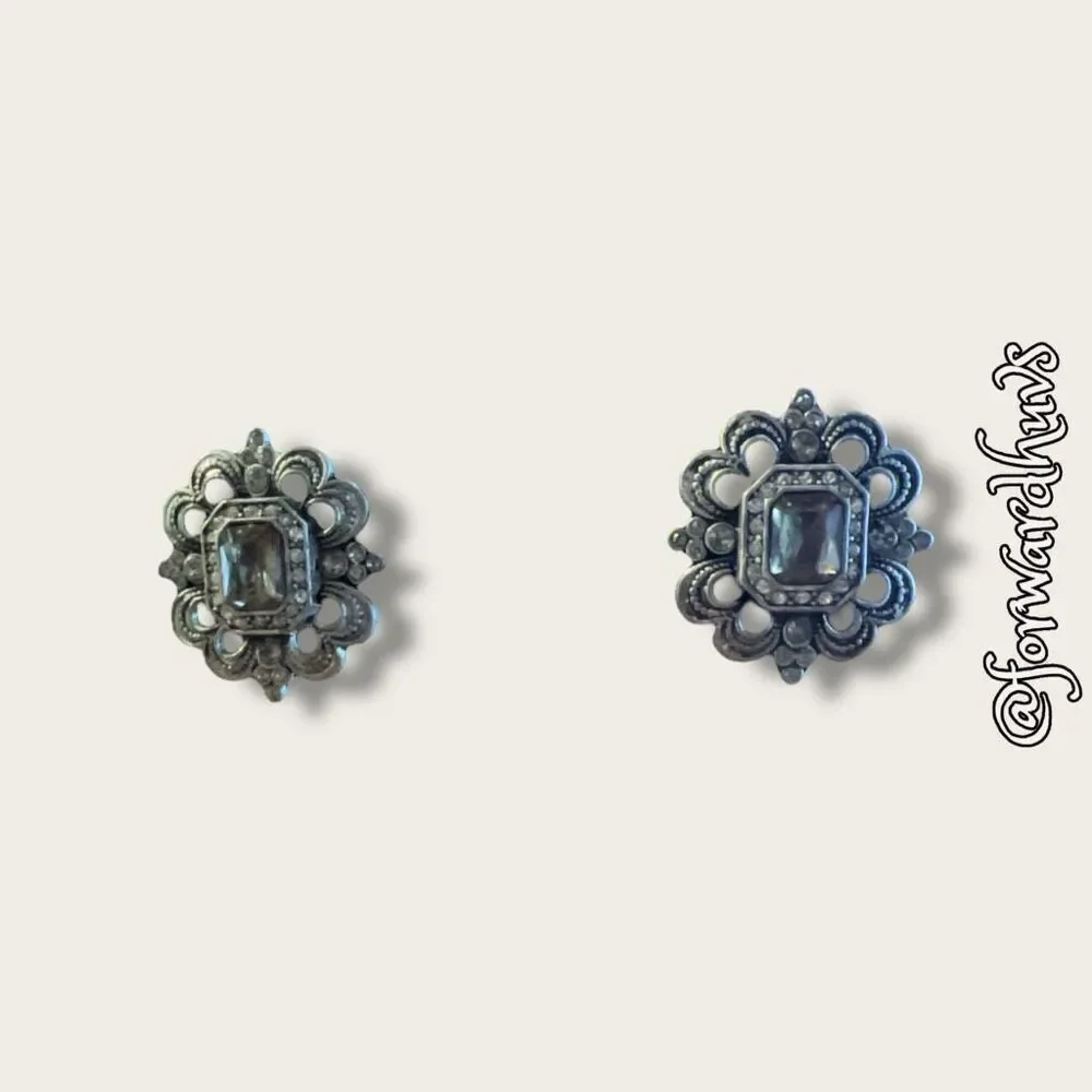 Vintage Avon Crystal Earrings – Timeless Silver-Plated Elegance